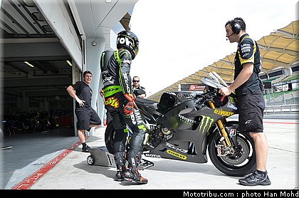 dovizioso_007_motogp_2012_test_malaisie.jpg