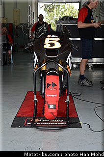 edwards_004_motogp_2012_test_malaisie.jpg