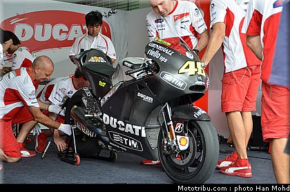 rossi_015_motogp_2012_test_malaisie.jpg