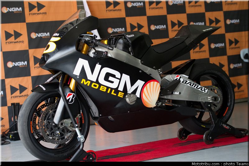 edwards_001_motogp_2012_malaisie_test