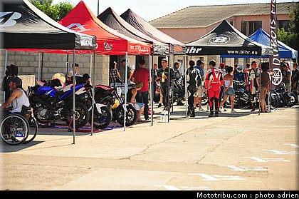 paddock_001_ecole_de_pilotage_zf_grand_prix_zarco_fellon_louis_rossi_ete_2012.jpg