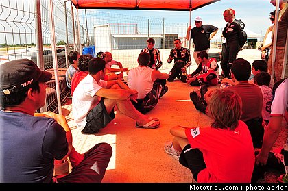 paddock_019_ecole_de_pilotage_zf_grand_prix_zarco_fellon_louis_rossi_ete_2012.jpg