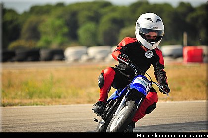 pee_wee_001_ecole_de_pilotage_zf_grand_prix_zarco_fellon_louis_rossi_ete_2012.jpg