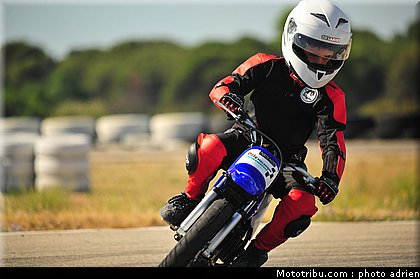 pee_wee_003_ecole_de_pilotage_zf_grand_prix_zarco_fellon_louis_rossi_ete_2012.jpg