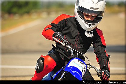 pee_wee_040_ecole_de_pilotage_zf_grand_prix_zarco_fellon_louis_rossi_ete_2012.jpg