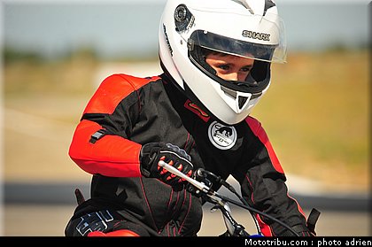 pee_wee_041_ecole_de_pilotage_zf_grand_prix_zarco_fellon_louis_rossi_ete_2012.jpg
