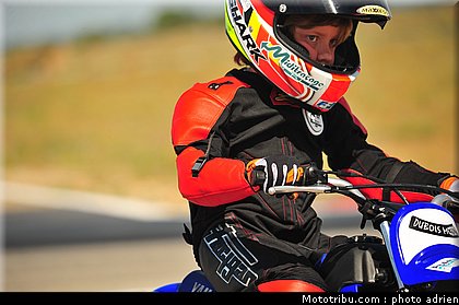 pee_wee_046_ecole_de_pilotage_zf_grand_prix_zarco_fellon_louis_rossi_ete_2012.jpg