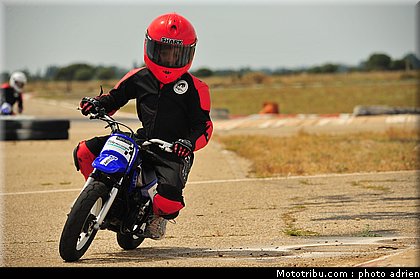 pee_wee_054_ecole_de_pilotage_zf_grand_prix_zarco_fellon_louis_rossi_ete_2012.jpg