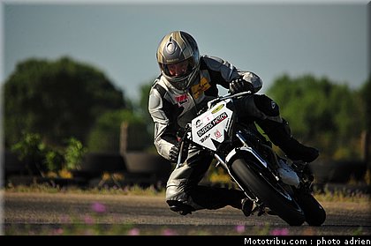 pilotes_002_ecole_de_pilotage_zf_grand_prix_zarco_fellon_louis_rossi_ete_2012.jpg
