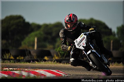 pilotes_009_ecole_de_pilotage_zf_grand_prix_zarco_fellon_louis_rossi_ete_2012.jpg