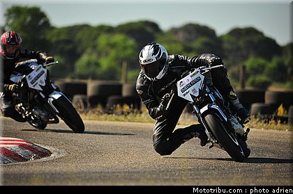 pilotes_020_ecole_de_pilotage_zf_grand_prix_zarco_fellon_louis_rossi_ete_2012.jpg