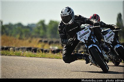 pilotes_027_ecole_de_pilotage_zf_grand_prix_zarco_fellon_louis_rossi_ete_2012.jpg
