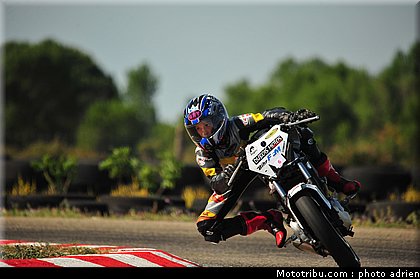 pilotes_029_ecole_de_pilotage_zf_grand_prix_zarco_fellon_louis_rossi_ete_2012.jpg