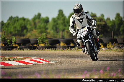 pilotes_032_ecole_de_pilotage_zf_grand_prix_zarco_fellon_louis_rossi_ete_2012.jpg