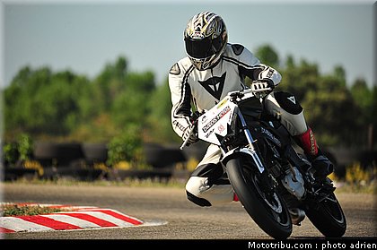 pilotes_035_ecole_de_pilotage_zf_grand_prix_zarco_fellon_louis_rossi_ete_2012.jpg