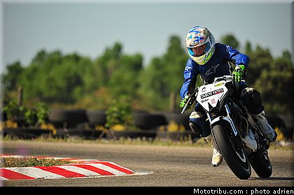 pilotes_037_ecole_de_pilotage_zf_grand_prix_zarco_fellon_louis_rossi_ete_2012.jpg