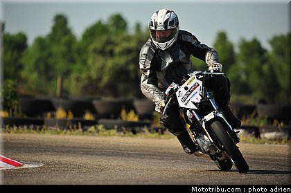 pilotes_038_ecole_de_pilotage_zf_grand_prix_zarco_fellon_louis_rossi_ete_2012.jpg