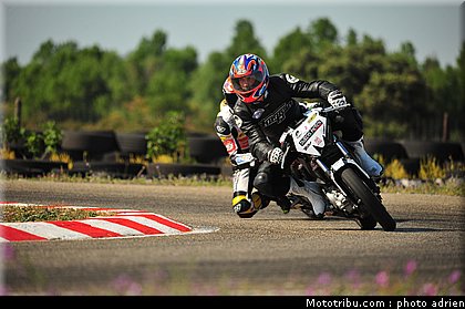 pilotes_040_ecole_de_pilotage_zf_grand_prix_zarco_fellon_louis_rossi_ete_2012.jpg