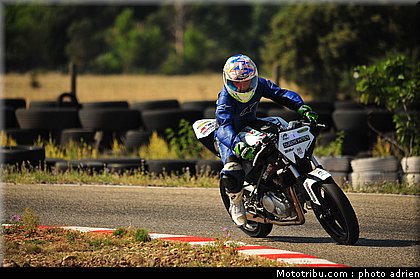 pilotes_044_ecole_de_pilotage_zf_grand_prix_zarco_fellon_louis_rossi_ete_2012.jpg