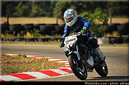 pilotes_045_ecole_de_pilotage_zf_grand_prix_zarco_fellon_louis_rossi_ete_2012.jpg