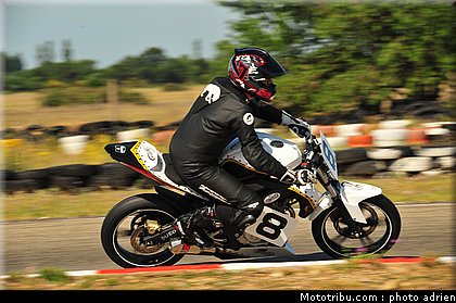 pilotes_050_ecole_de_pilotage_zf_grand_prix_zarco_fellon_louis_rossi_ete_2012.jpg