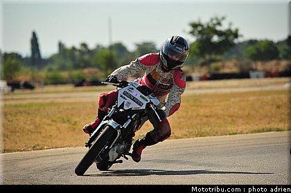 pilotes_054_ecole_de_pilotage_zf_grand_prix_zarco_fellon_louis_rossi_ete_2012.jpg