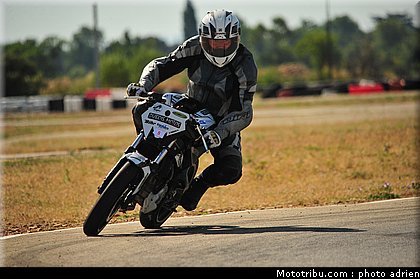pilotes_057_ecole_de_pilotage_zf_grand_prix_zarco_fellon_louis_rossi_ete_2012.jpg