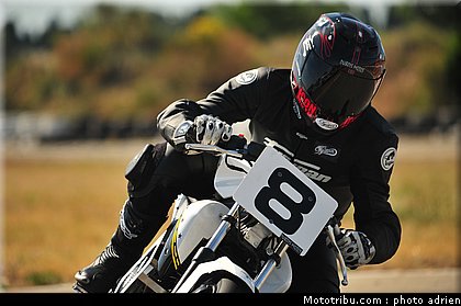 pilotes_061_ecole_de_pilotage_zf_grand_prix_zarco_fellon_louis_rossi_ete_2012.jpg