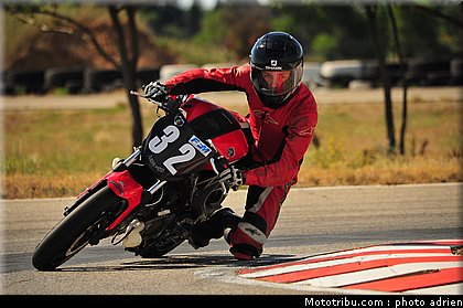 pilotes_070_ecole_de_pilotage_zf_grand_prix_zarco_fellon_louis_rossi_ete_2012.jpg