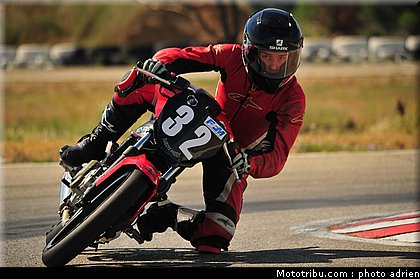 pilotes_071_ecole_de_pilotage_zf_grand_prix_zarco_fellon_louis_rossi_ete_2012.jpg