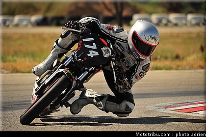 pilotes_073_ecole_de_pilotage_zf_grand_prix_zarco_fellon_louis_rossi_ete_2012.jpg