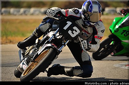 pilotes_076_ecole_de_pilotage_zf_grand_prix_zarco_fellon_louis_rossi_ete_2012.jpg
