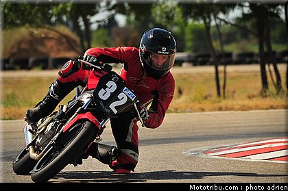 pilotes_086_ecole_de_pilotage_zf_grand_prix_zarco_fellon_louis_rossi_ete_2012.jpg