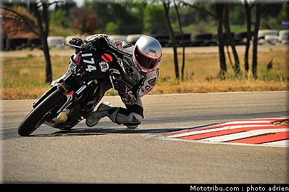 pilotes_088_ecole_de_pilotage_zf_grand_prix_zarco_fellon_louis_rossi_ete_2012.jpg