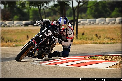 pilotes_090_ecole_de_pilotage_zf_grand_prix_zarco_fellon_louis_rossi_ete_2012.jpg