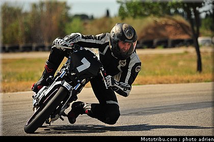 pilotes_099_ecole_de_pilotage_zf_grand_prix_zarco_fellon_louis_rossi_ete_2012.jpg