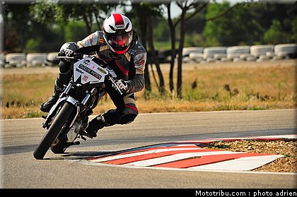 pilotes_103_ecole_de_pilotage_zf_grand_prix_zarco_fellon_louis_rossi_ete_2012.jpg
