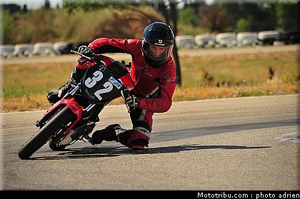 pilotes_105_ecole_de_pilotage_zf_grand_prix_zarco_fellon_louis_rossi_ete_2012.jpg