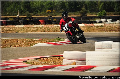 pilotes_140_ecole_de_pilotage_zf_grand_prix_zarco_fellon_louis_rossi_ete_2012.jpg