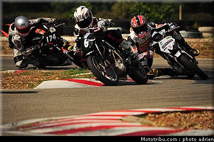 pilotes_147_ecole_de_pilotage_zf_grand_prix_zarco_fellon_louis_rossi_ete_2012.jpg