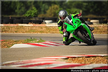 pilotes_152_ecole_de_pilotage_zf_grand_prix_zarco_fellon_louis_rossi_ete_2012.jpg