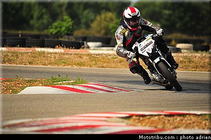 pilotes_153_ecole_de_pilotage_zf_grand_prix_zarco_fellon_louis_rossi_ete_2012.jpg