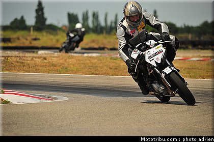 pilotes_162_ecole_de_pilotage_zf_grand_prix_zarco_fellon_louis_rossi_ete_2012.jpg