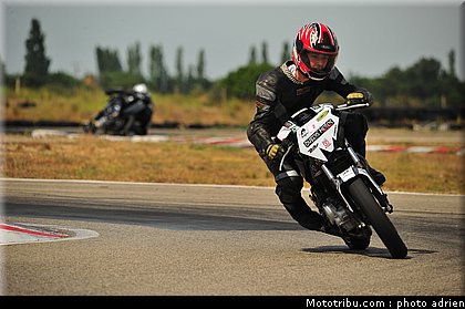 pilotes_165_ecole_de_pilotage_zf_grand_prix_zarco_fellon_louis_rossi_ete_2012.jpg