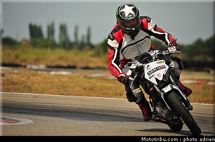 pilotes_169_ecole_de_pilotage_zf_grand_prix_zarco_fellon_louis_rossi_ete_2012.jpg