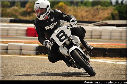 pilotes_175_ecole_de_pilotage_zf_grand_prix_zarco_fellon_louis_rossi_ete_2012.jpg