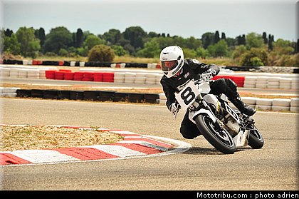 pilotes_186_ecole_de_pilotage_zf_grand_prix_zarco_fellon_louis_rossi_ete_2012.jpg