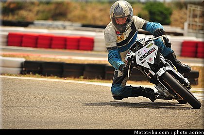 pilotes_189_ecole_de_pilotage_zf_grand_prix_zarco_fellon_louis_rossi_ete_2012.jpg