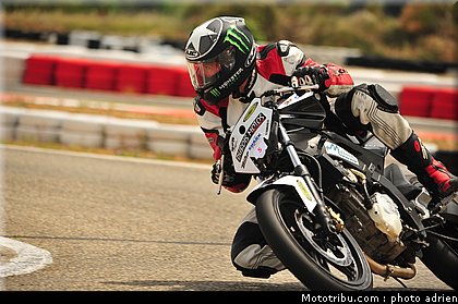pilotes_190_ecole_de_pilotage_zf_grand_prix_zarco_fellon_louis_rossi_ete_2012.jpg