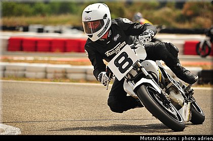 pilotes_192_ecole_de_pilotage_zf_grand_prix_zarco_fellon_louis_rossi_ete_2012.jpg
